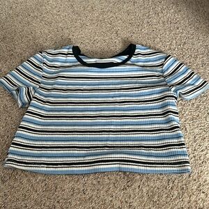 Short sleeve blue crop top